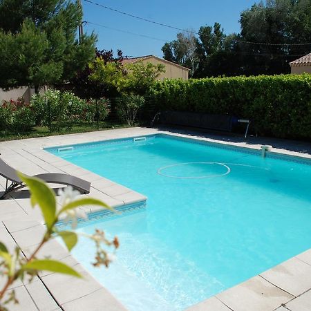 Au Bon Penequet Bed & Breakfast Pujaut Dış mekan fotoğraf