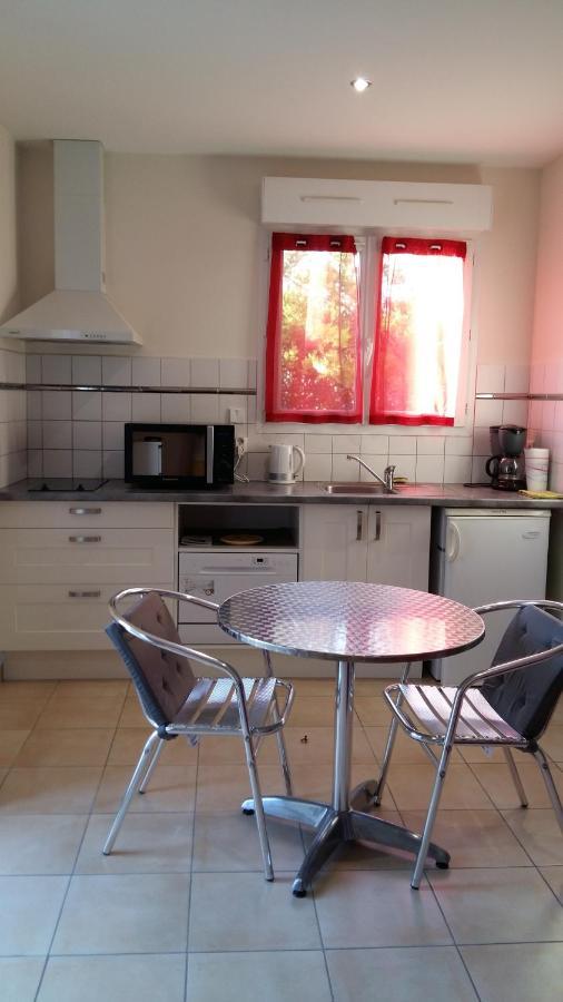 Au Bon Penequet Bed & Breakfast Pujaut Dış mekan fotoğraf