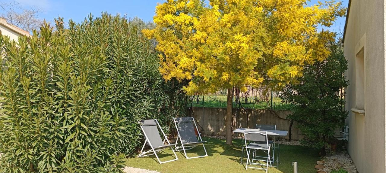 Au Bon Penequet Bed & Breakfast Pujaut Dış mekan fotoğraf