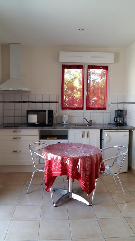 Au Bon Penequet Bed & Breakfast Pujaut Dış mekan fotoğraf