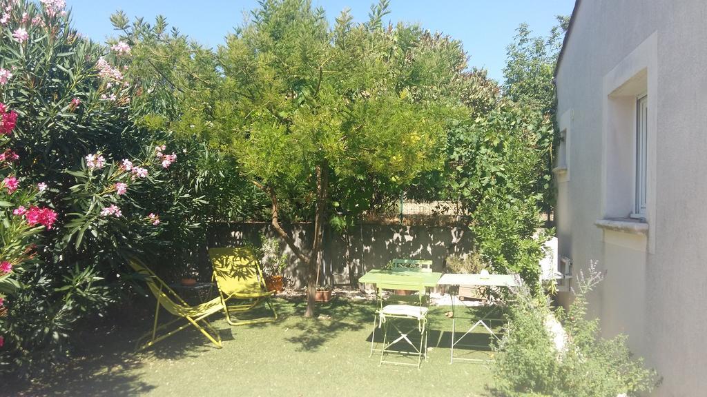 Au Bon Penequet Bed & Breakfast Pujaut Dış mekan fotoğraf